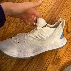 curry basketball shoes